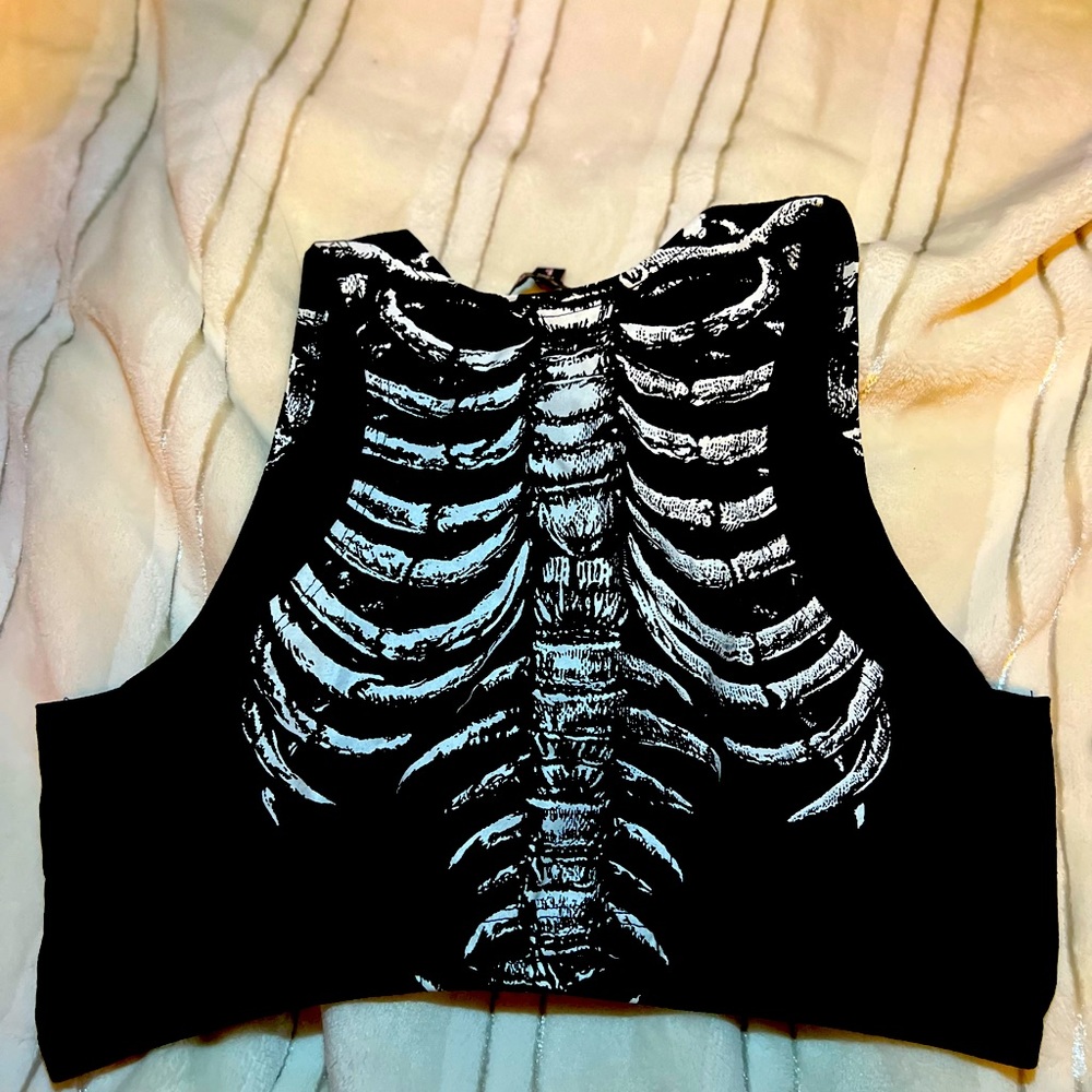 PrettyLittleThing Skeleton Halloween Crop Top